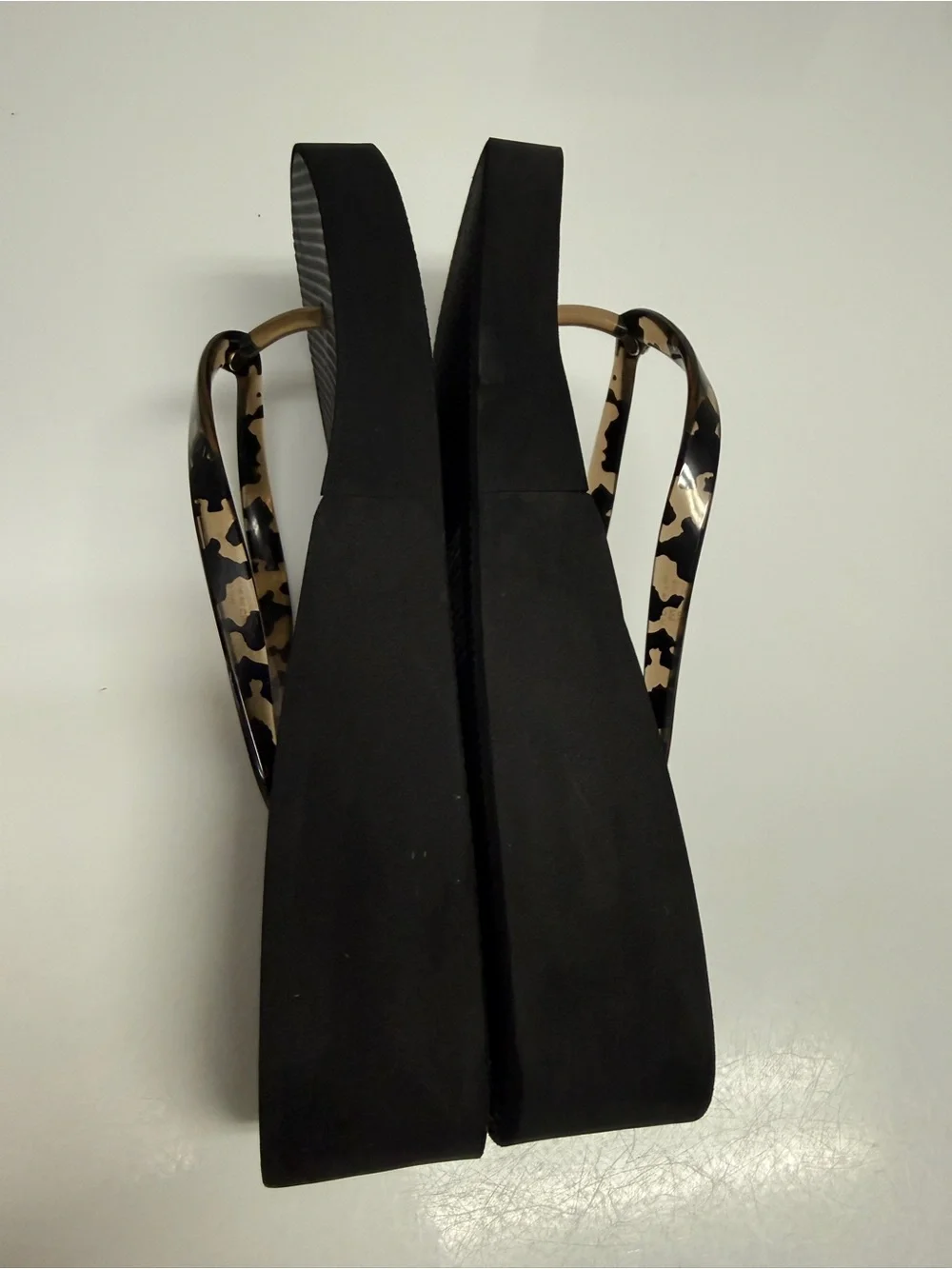 DKNY Black women size 6 Flip Flop Sandals with Gold Logo